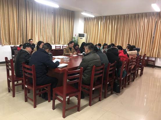 嗯啊 羞羞视频无颜之月女男教工党支部“双述双评”