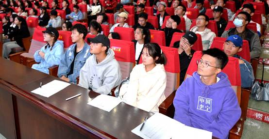 说明: F:\3. 嗯啊 羞羞视频无颜之月女男教学工作(卢时光)\18. 新闻稿件\2021.10.21:2021级入学教育大会\3 - 副本.jpg